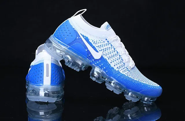 Nike Air VaporMax Chaussures de running bleu et blanc Flyknit 13
