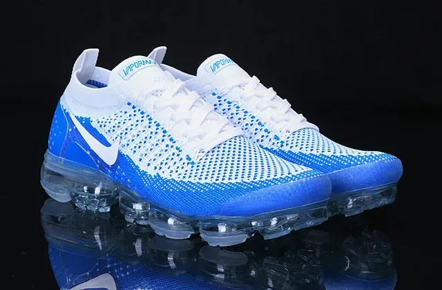Nike Air VaporMax Chaussures de running bleu et blanc Flyknit 16