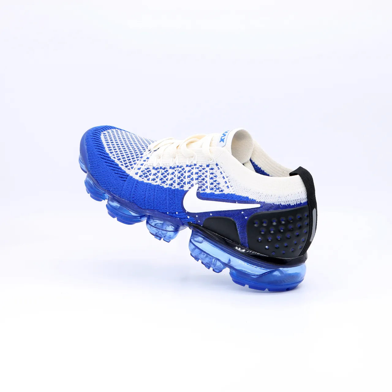Nike Air VaporMax Flyknit Blue and White Lifestyle Sneakers 3