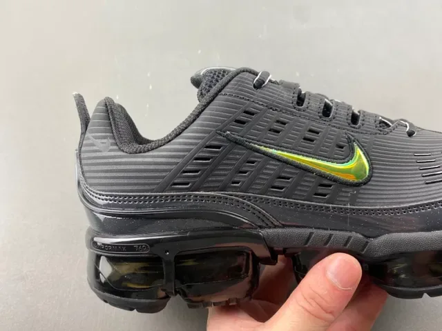 Nike Air VaporMax Plus Black Green Ribbed Engineered Mesh Upper Full-Length Visible Units Lifestyle Sneakers 3