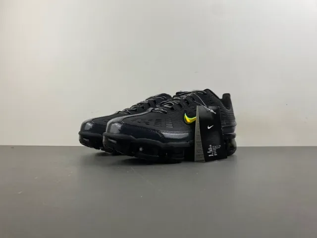 Nike Air VaporMax Plus Black Green Ribbed Engineered Mesh Upper Full-Length Visible Units Lifestyle Sneakers 10