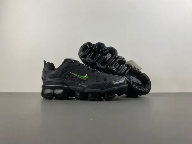Nike Air VaporMax Plus Black Green Ribbed Engineered Mesh Upper Full-Length Visible Units Lifestyle Sneakers 12
