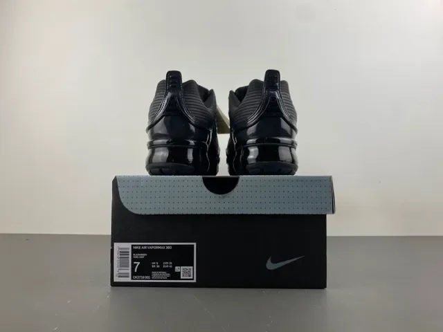 Nike Air VaporMax Plus Black Green Ribbed Engineered Mesh Upper Full-Length Visible Units Lifestyle Sneakers 17