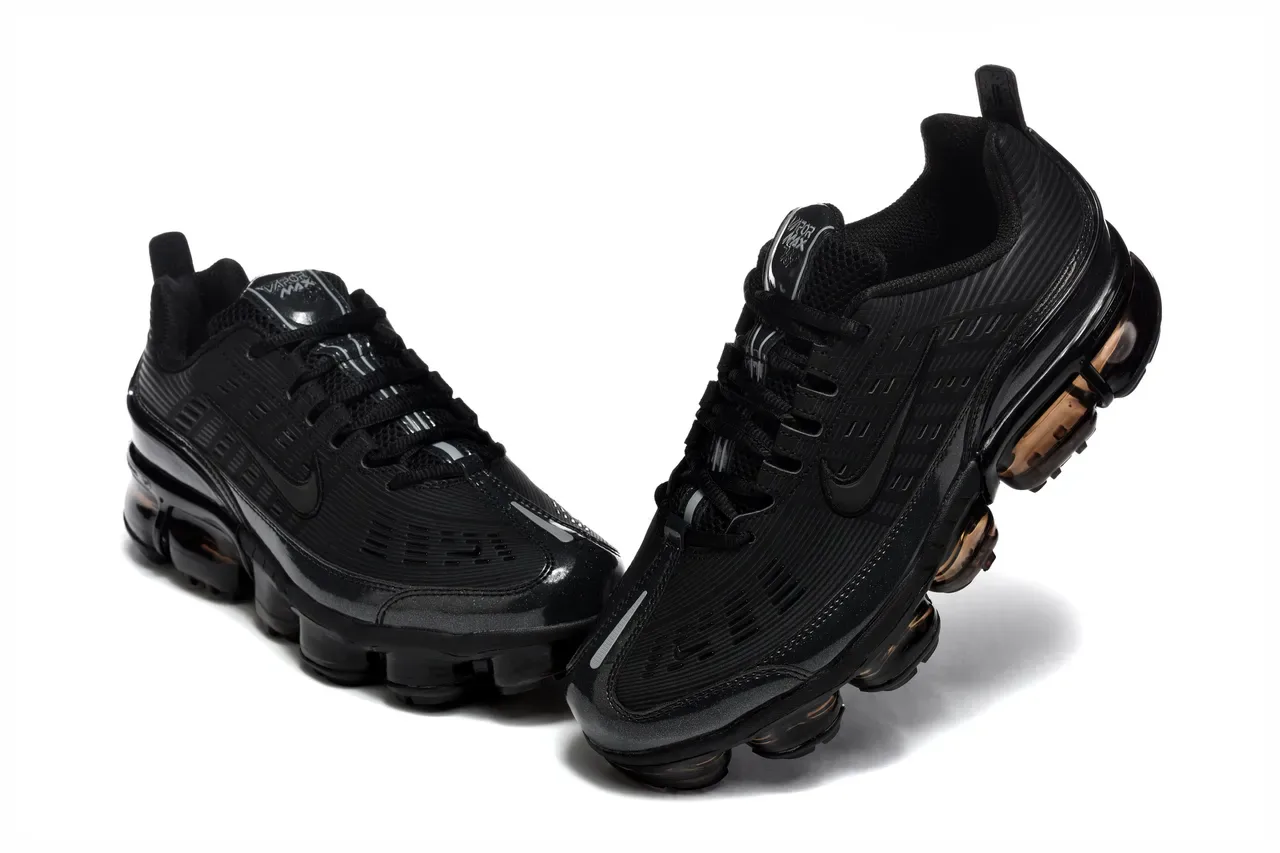 Nike Air VaporMax Plus Black Lifestyle Sneakers 5
