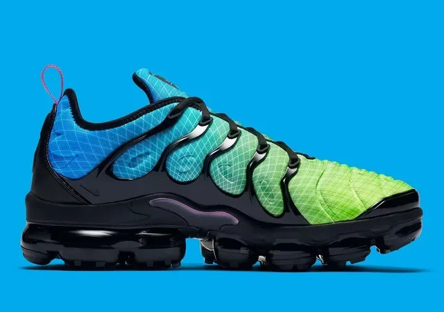 Nike Air VaporMax Plus Gradient Green Blue Lifestyle Sneakers 3