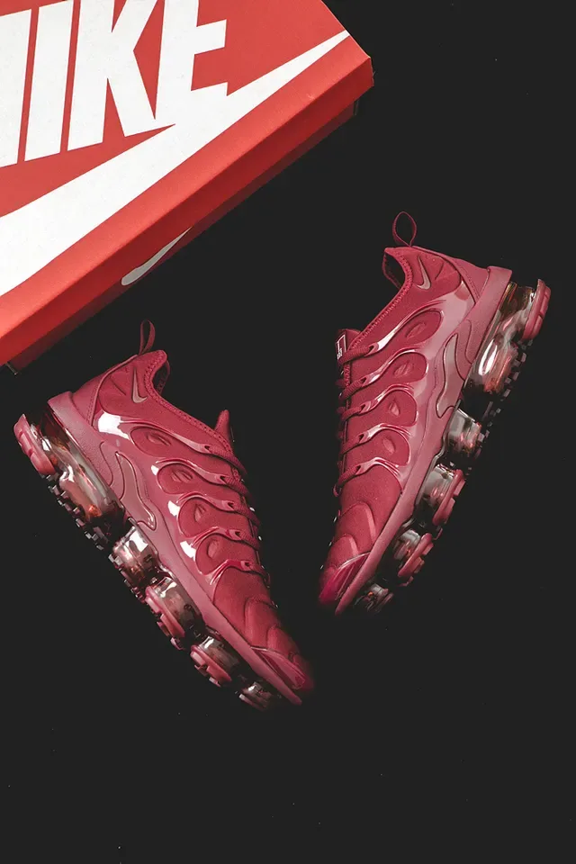 Nike Air VaporMax Plus Maroon Translucent Sole Lifestyle Sneakers 7