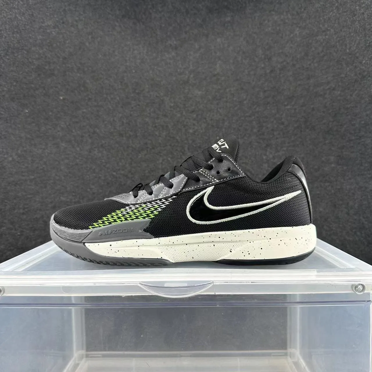 Nike Air Zoom Cut Tênis de Basquete Preto Branco Verde Neón 2