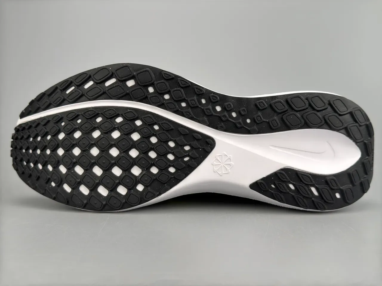 Nike Air Zoom Pegasus blancas y amarillas upper malla engineered rayas neón zapatillas de running 8