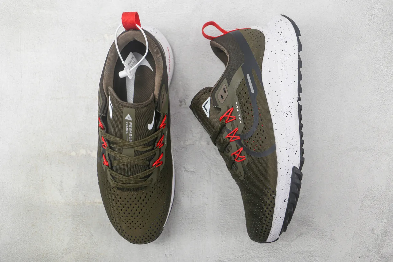 Nike Army Green Red Knit Mesh Upper Speckled White Midsole Chaussures de course 3