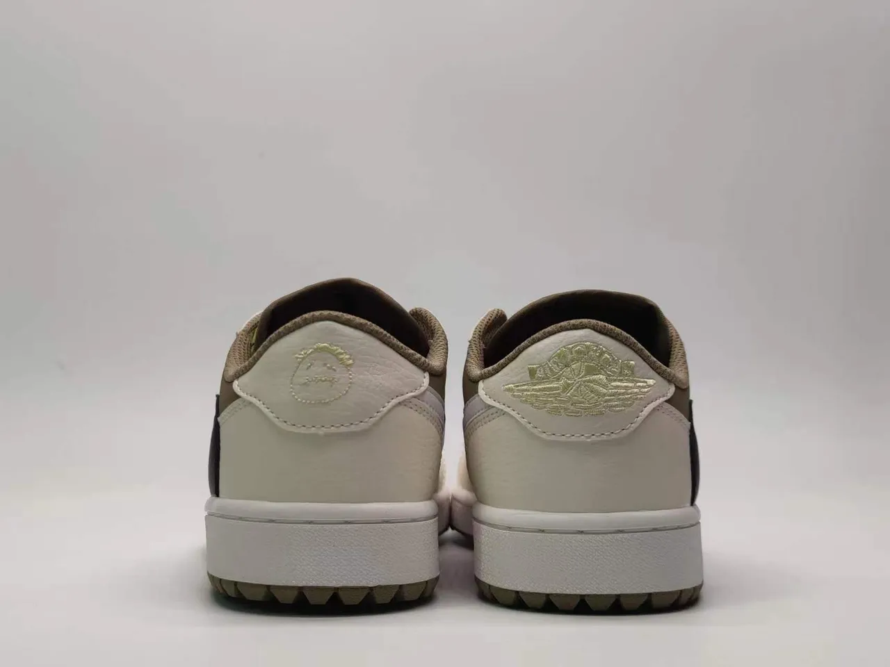 Nike Beige Black Low-Top Layered Leather Upper Lifestyle Sneakers 3