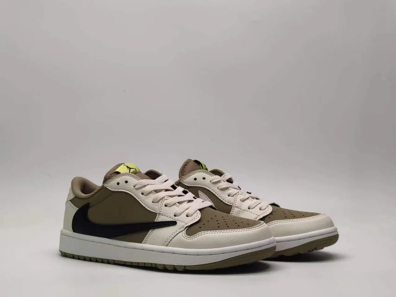 Nike Beige Black Low-Top Layered Leather Upper Lifestyle Sneakers 4