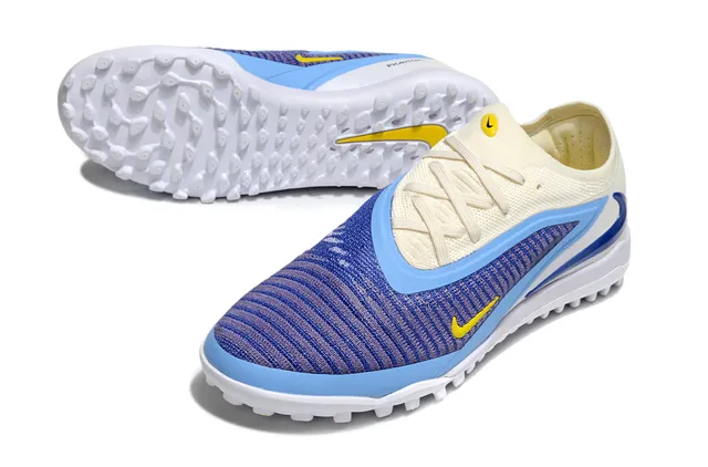 Nike Chaussures de football turf en beige et bleu avec tige en knit engineered et overlay asymétrique 4