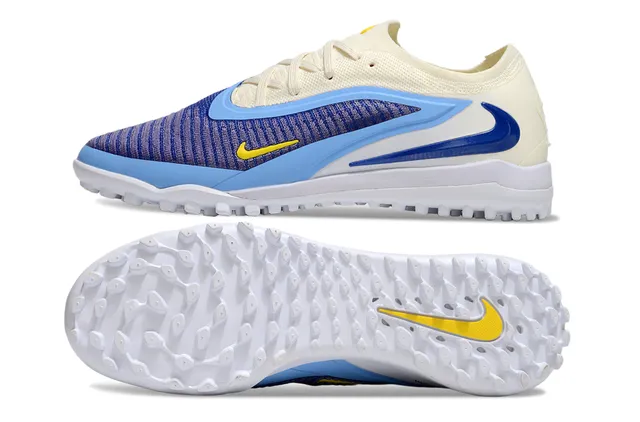 Nike Chaussures de football turf en beige et bleu avec tige en knit engineered et overlay asymétrique 6