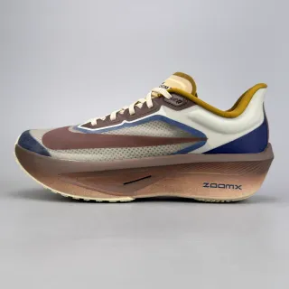 Nike Beige Marrón Malla Engineered Superior Esculpida ZoomX Suela media Zapatos para correr