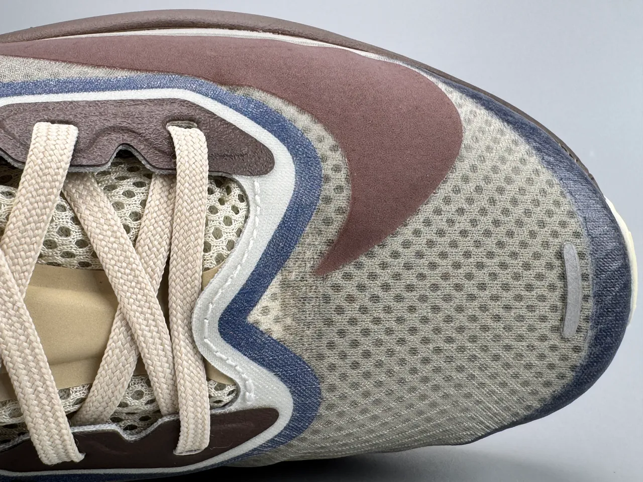 Nike Beige Brown Engineered Mesh Upper Sculpted ZoomX Midsole Running Shoes 2