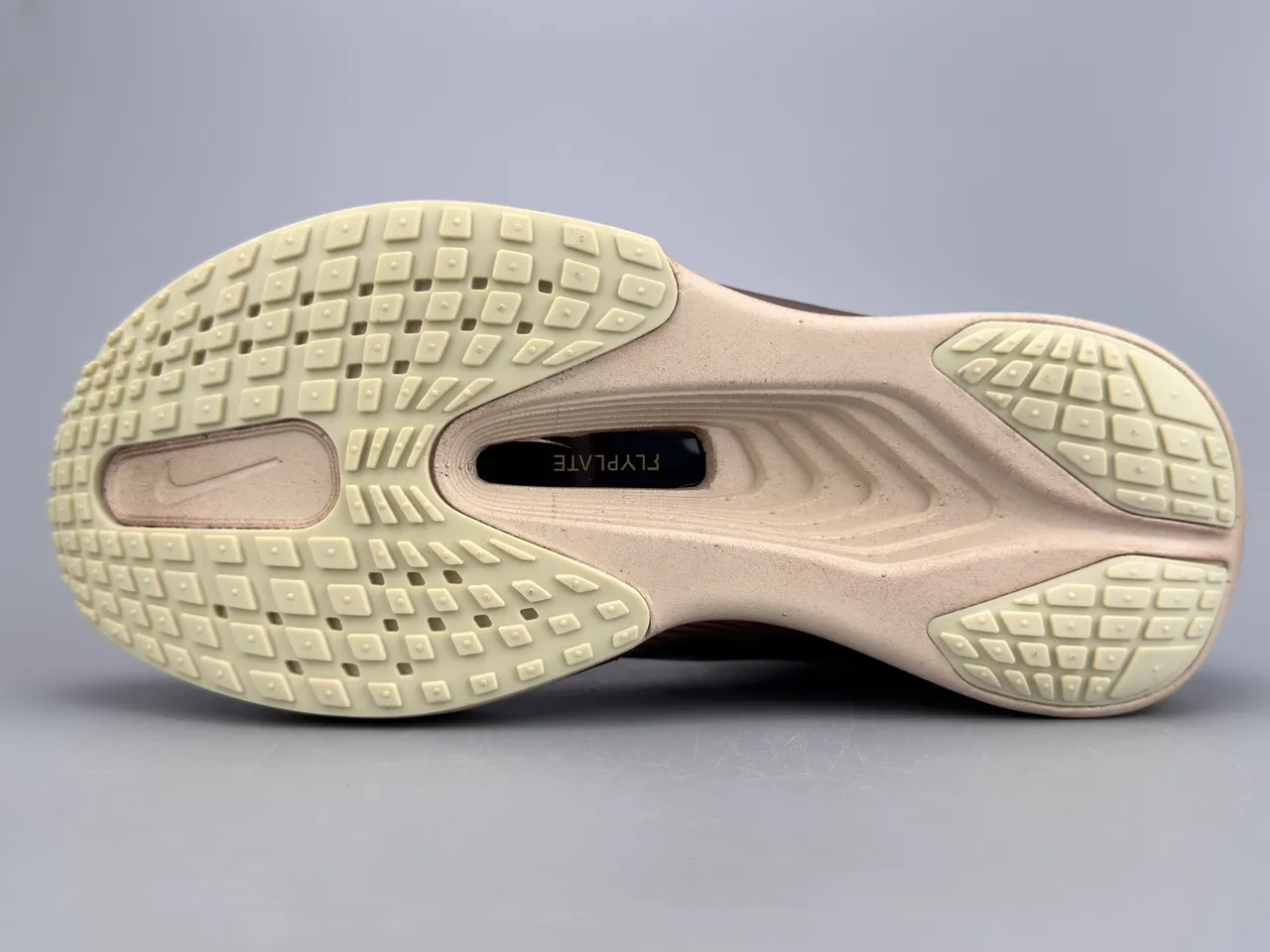 Nike Beige Brown Engineered Mesh Upper Sculpted ZoomX Midsole Running Shoes 8