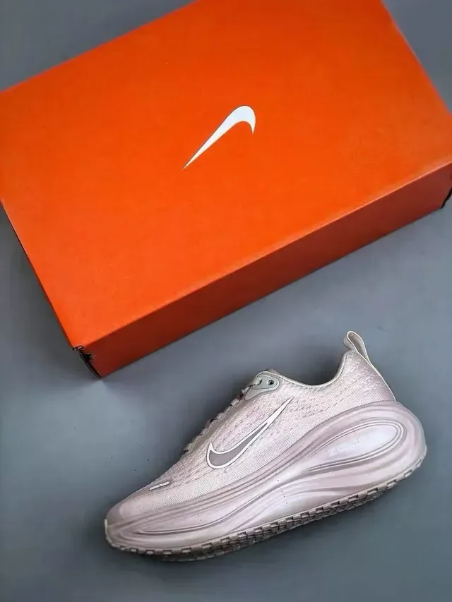 Nike Beige Gray Knit Upper Sculpted Wavy Midsole Lifestyle Sneakers 3