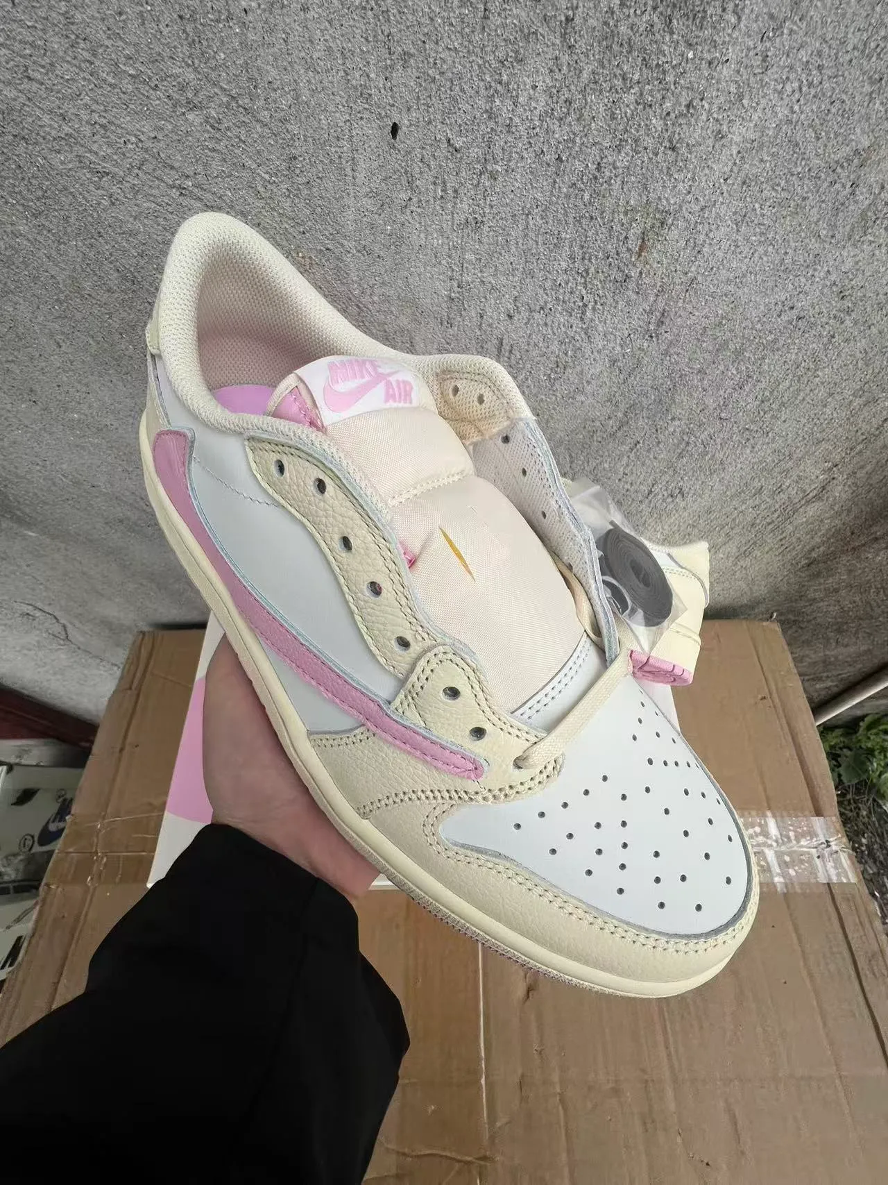 Nike Beige Pink Low-Top Leather-Paneled Lifestyle Sneakers 2
