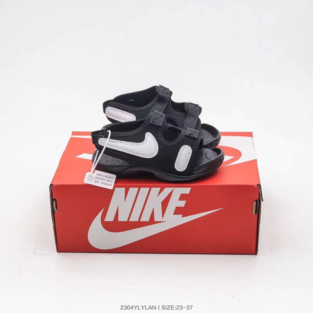 Nike Black and White Adjustable Strap Casual Sandals 7