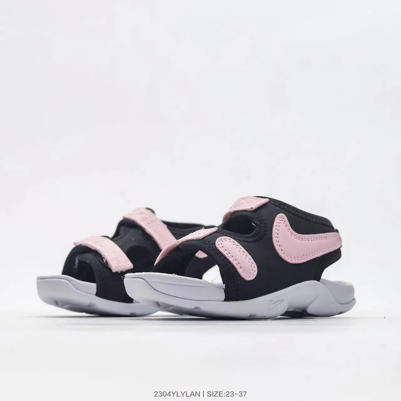 Nike Black and White Adjustable Strap Casual Sandals 10