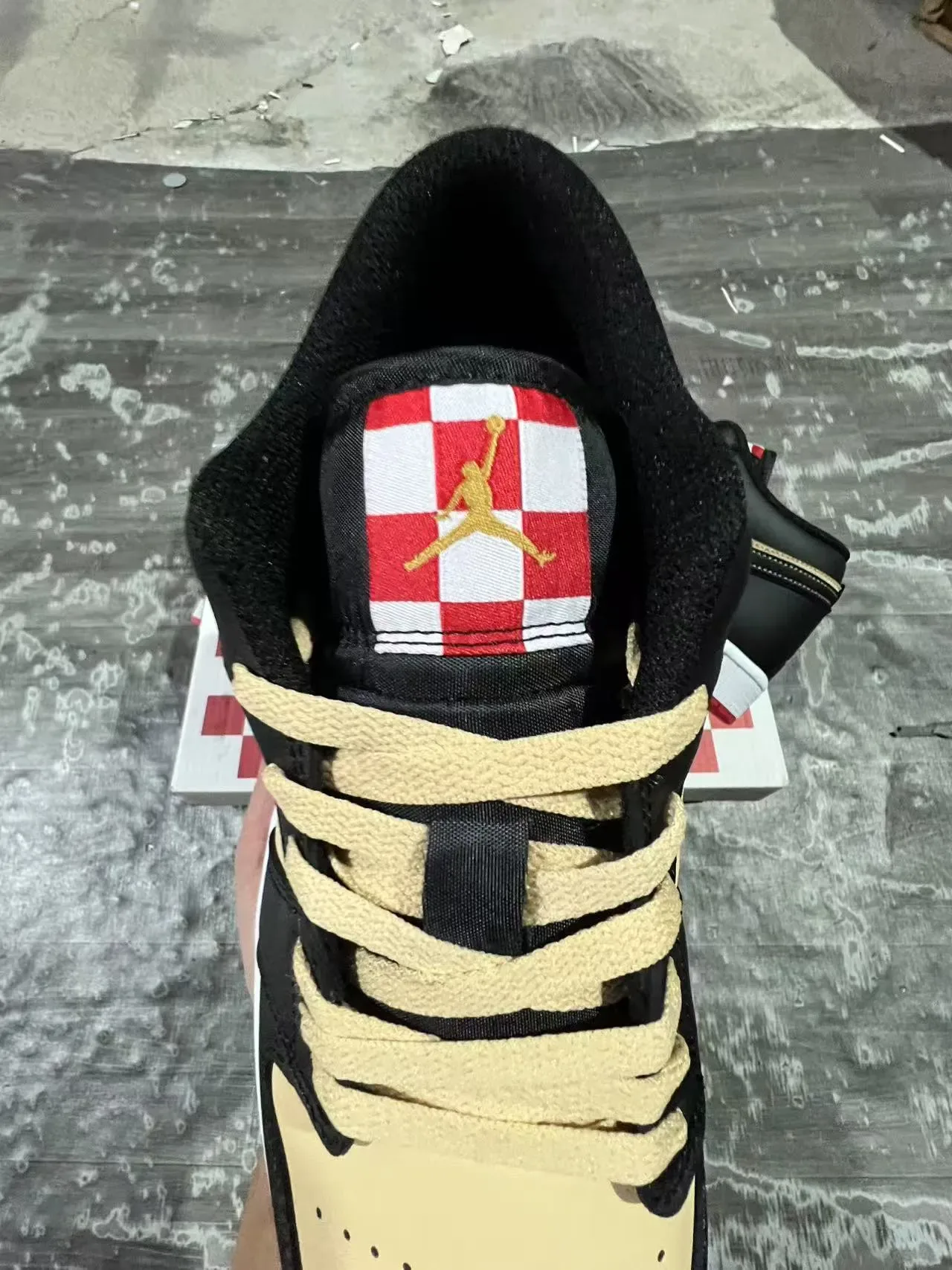 Nike Black Beige Low-Top Leather-and-Synthetic Upper Lifestyle Sneakers 4