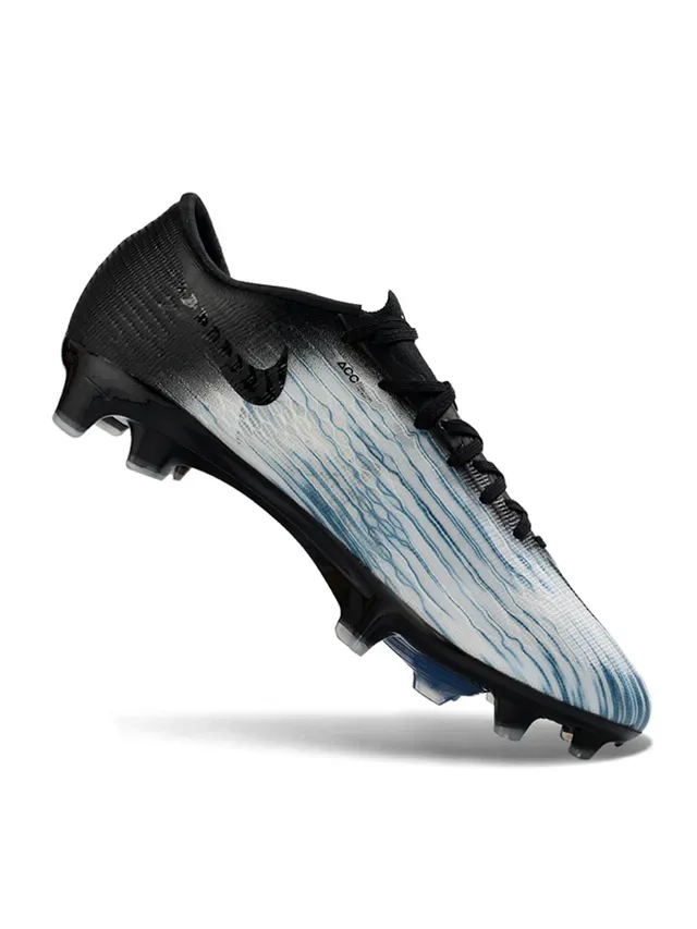 Nike Chaussures de football noires et bleues à coupe basse avec upper Flyweave pour terrain ferme 2