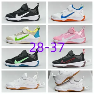 Nike Tênis de basquete preto e verde low-top com alça hook-and-loop