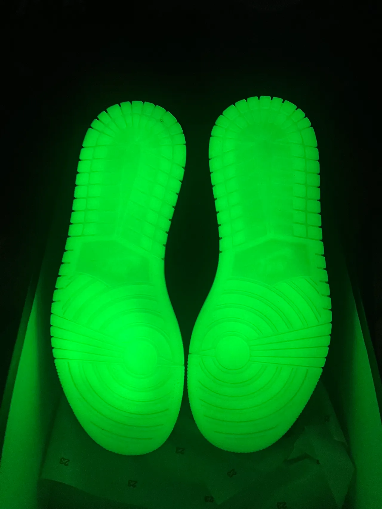 Nike Black Green Suede Upper White Hand-Outline Print Lifestyle Sneakers 10