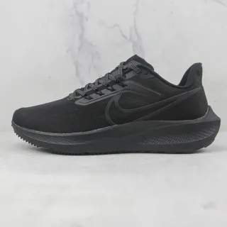 Nike Zapatos de Running Negros Monocromáticos con Upper de Tejido Ingenieril