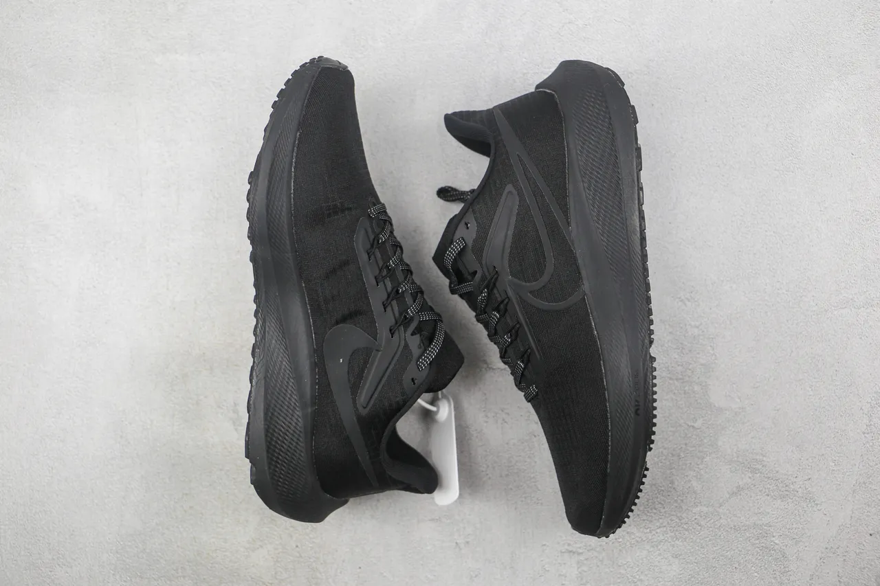 Nike Black Monochromatic Engineered Knit Upper Running Shoes 2