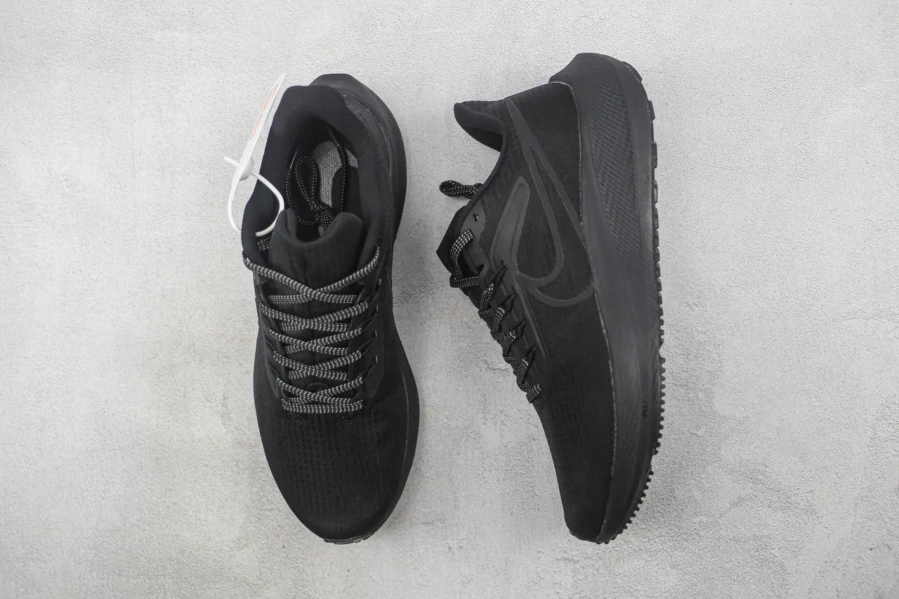 Nike Black Monochromatic Engineered Knit Upper Running Shoes 3