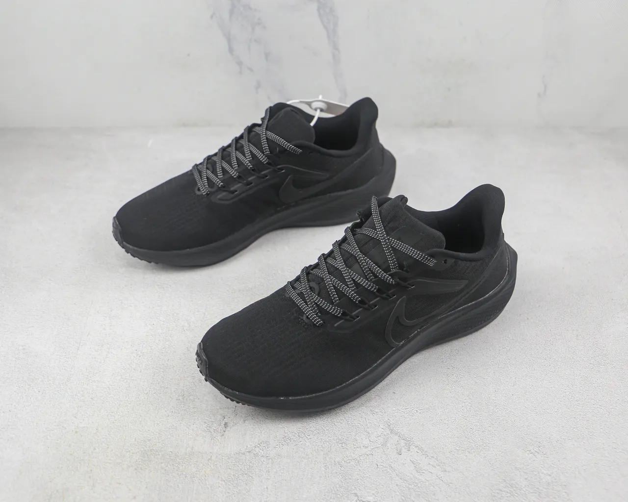 Nike Black Monochromatic Engineered Knit Upper Running Shoes 4