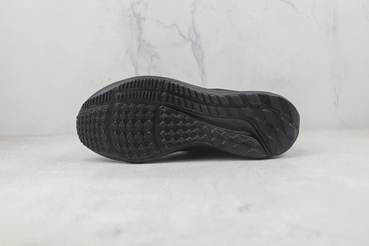 Nike Black Monochromatic Engineered Knit Upper Running Shoes 8
