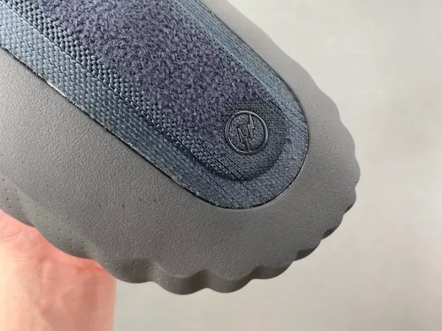Nike Black Navy Molded Rubber Sole Perforated Upper Sandals 2