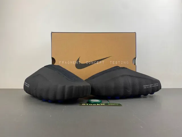 Nike Black Navy Molded Rubber Sole Perforated Upper Sandals 11