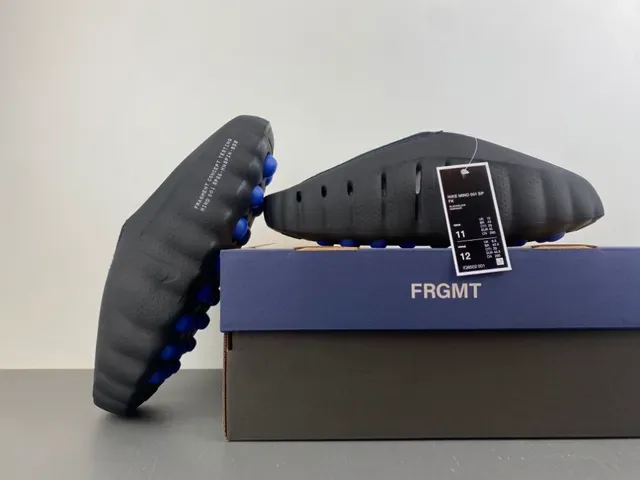 Nike Black Navy Molded Rubber Sole Perforated Upper Sandals 12