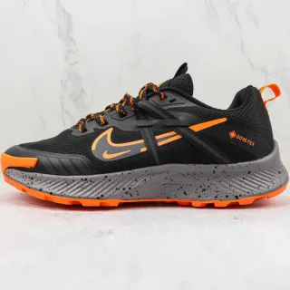 Nike Chaussures de course Noires et Oranges avec Upper en Maille et Synthétique Imperméables GORE-TEX