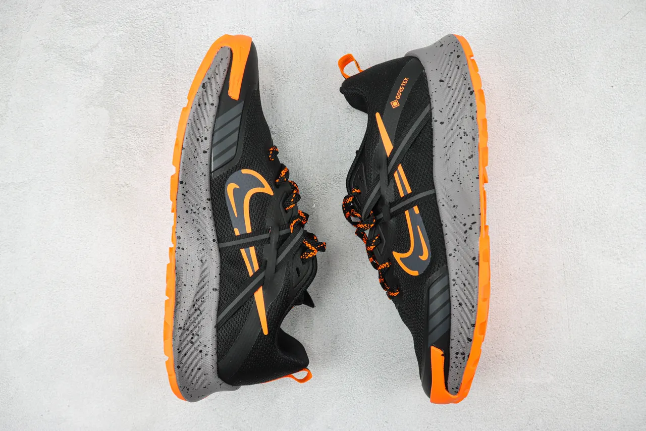 Nike Chaussures de course Noires et Oranges avec Upper en Maille et Synthétique Imperméables GORE-TEX 2