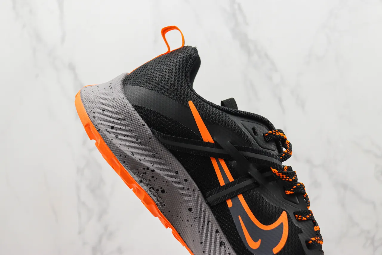 Nike Chaussures de course Noires et Oranges avec Upper en Maille et Synthétique Imperméables GORE-TEX 5
