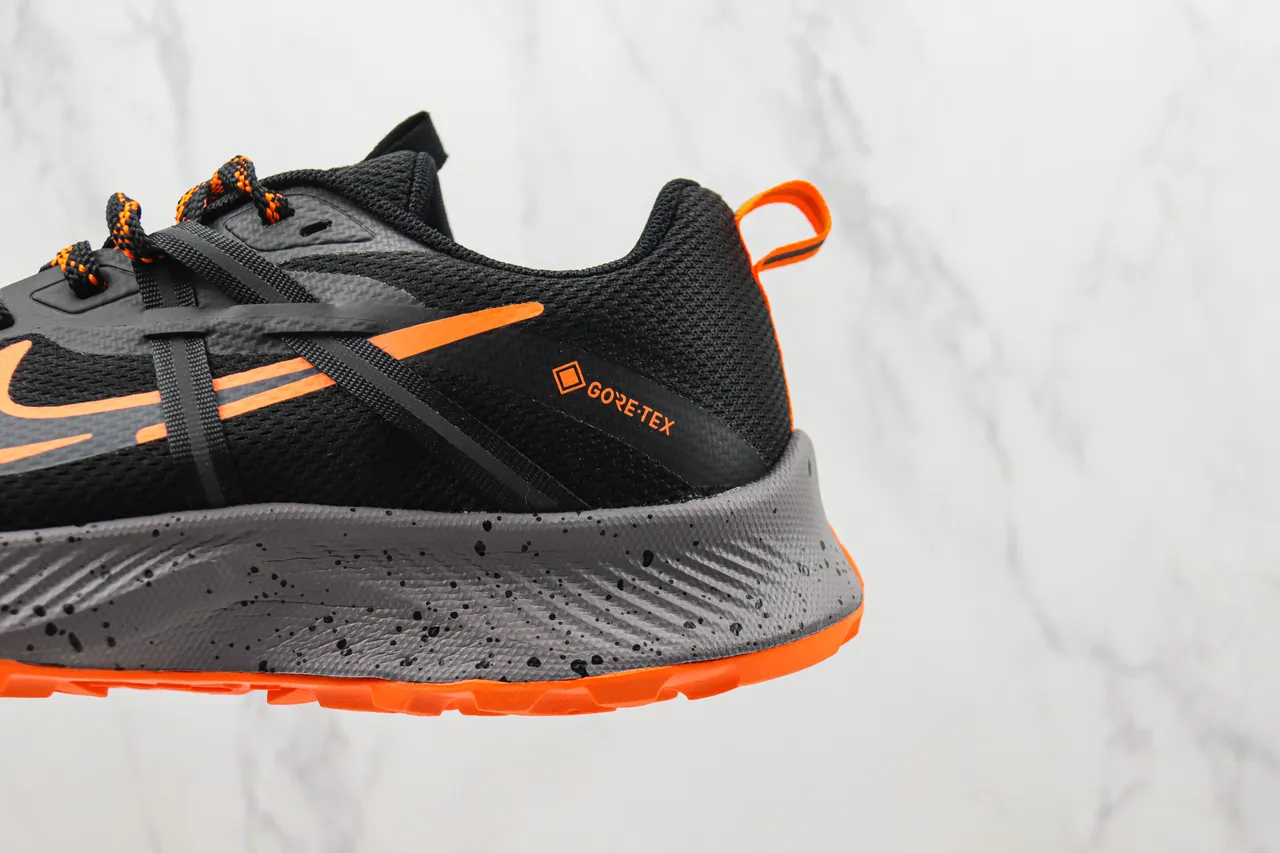 Nike Chaussures de course Noires et Oranges avec Upper en Maille et Synthétique Imperméables GORE-TEX 7