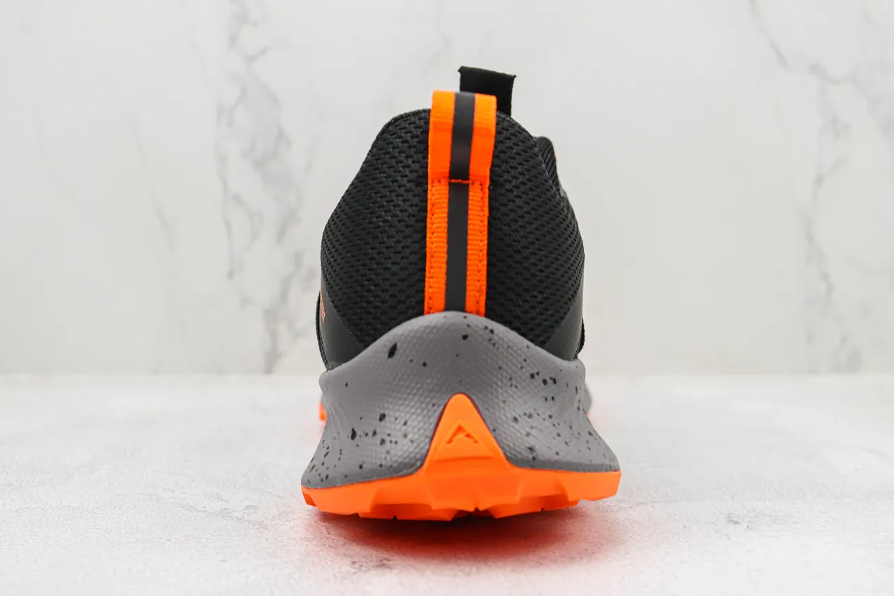 Nike Chaussures de course Noires et Oranges avec Upper en Maille et Synthétique Imperméables GORE-TEX 9