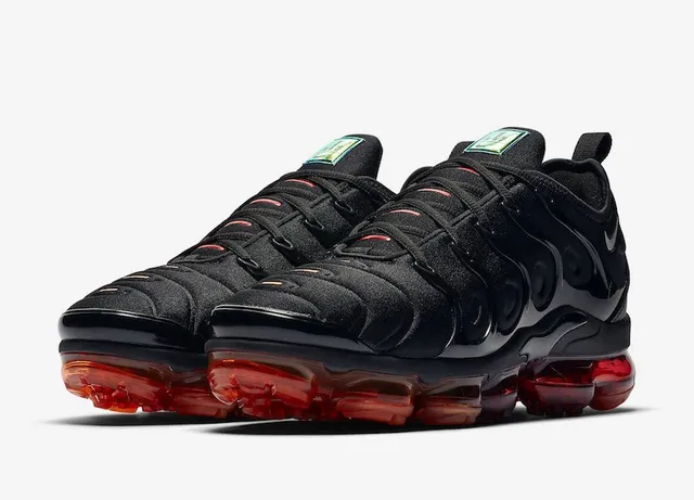 Nike Black Orange Wavy Synthetic Overlays Translucent Gradient Air Sole Lifestyle Sneakers 4