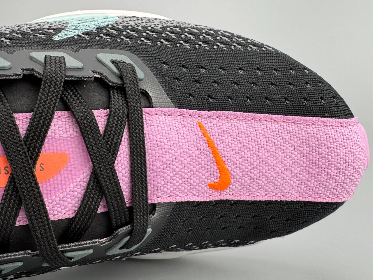 Nike Black Pink Engineered Knit Upper Full-Length ZoomX Midsole Running Shoes 2