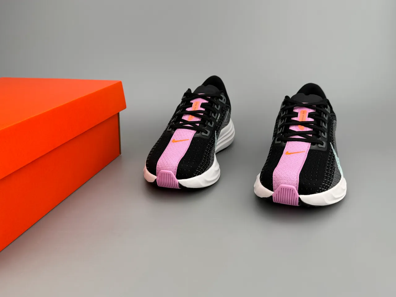 Nike Black Pink Engineered Knit Upper Full-Length ZoomX Midsole Running Shoes 3