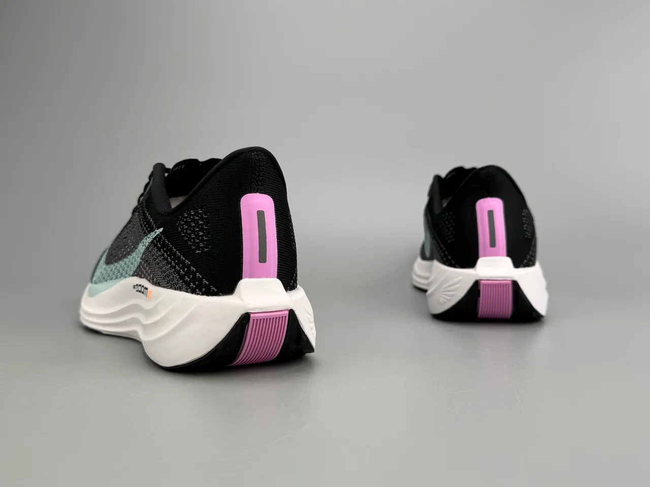 Nike Black Pink Engineered Knit Upper Full-Length ZoomX Midsole Running Shoes 6