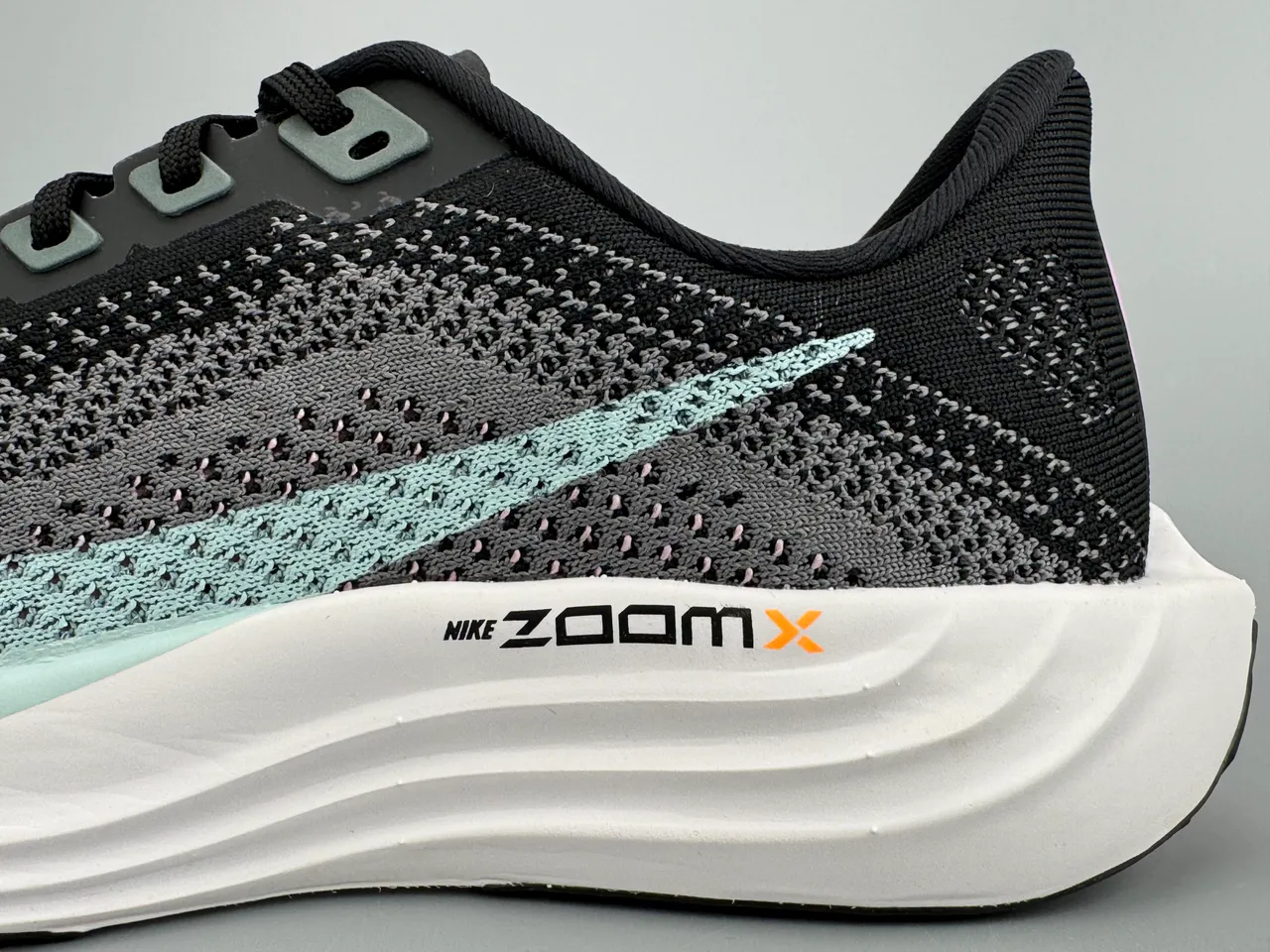 Nike Black Pink Engineered Knit Upper Full-Length ZoomX Midsole Running Shoes 7