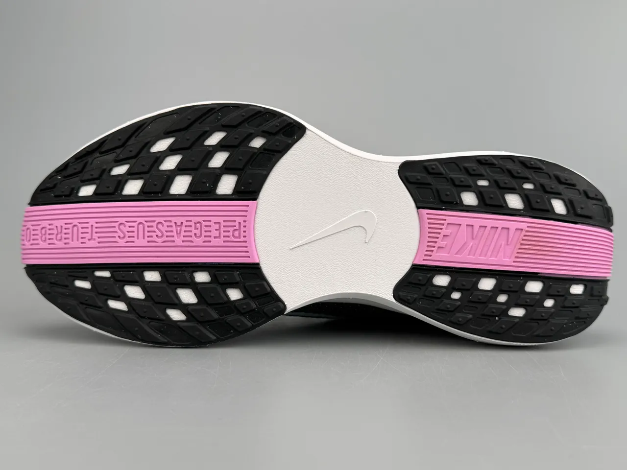 Nike Black Pink Engineered Knit Upper Full-Length ZoomX Midsole Running Shoes 8