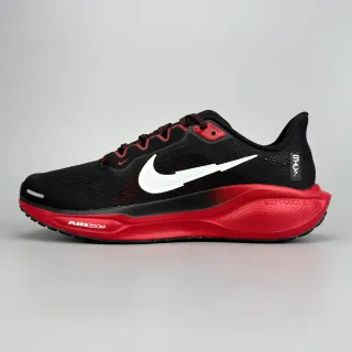 Nike Chaussures de course noir et rouge avec upper en mesh ingénierie, semelle intermédiaire avec gradient