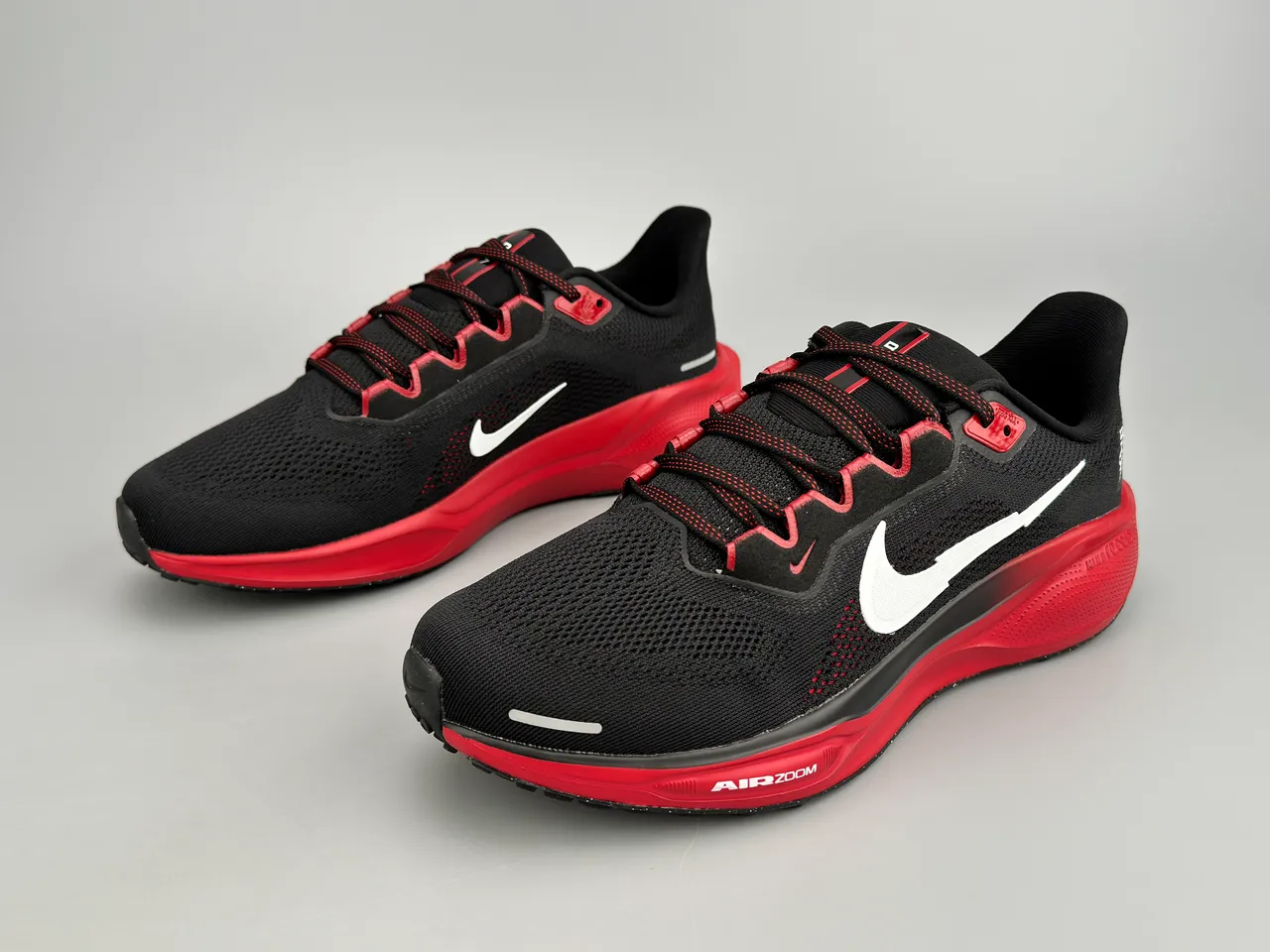 Nike Black Red Engineered Mesh Upper Gradient Midsole Running Shoes 5