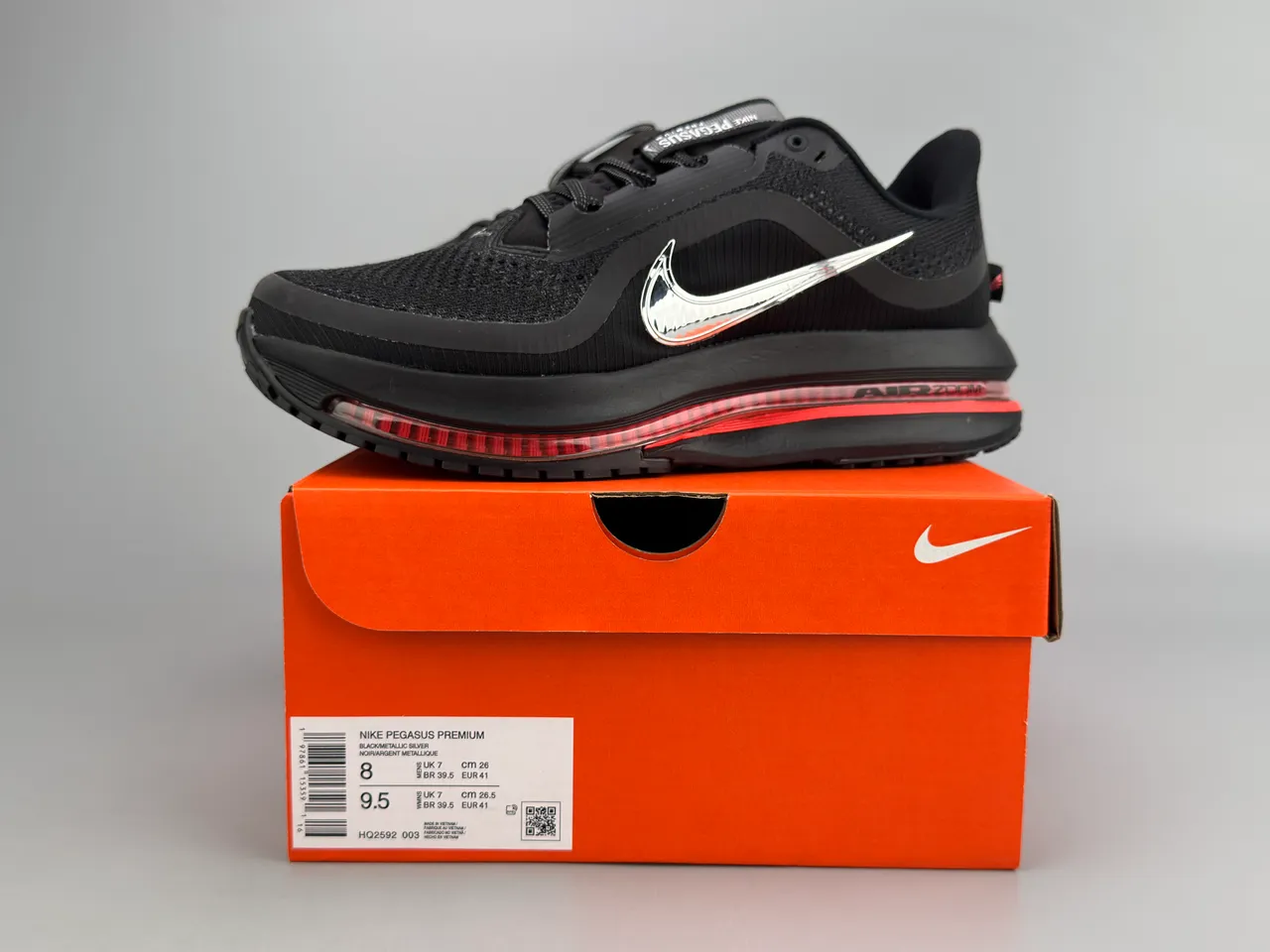 Nike Black Red Full-Length Visible Air Unit Engineered Mesh Upper Running Shoes 2